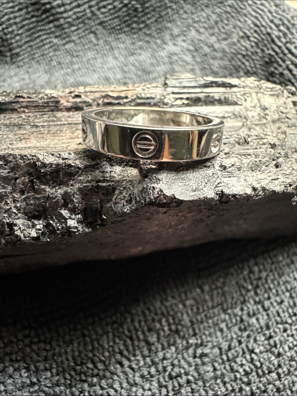 Women’s Stainless Steel Screw-Accent Band Ring - Classic Minimalist Style